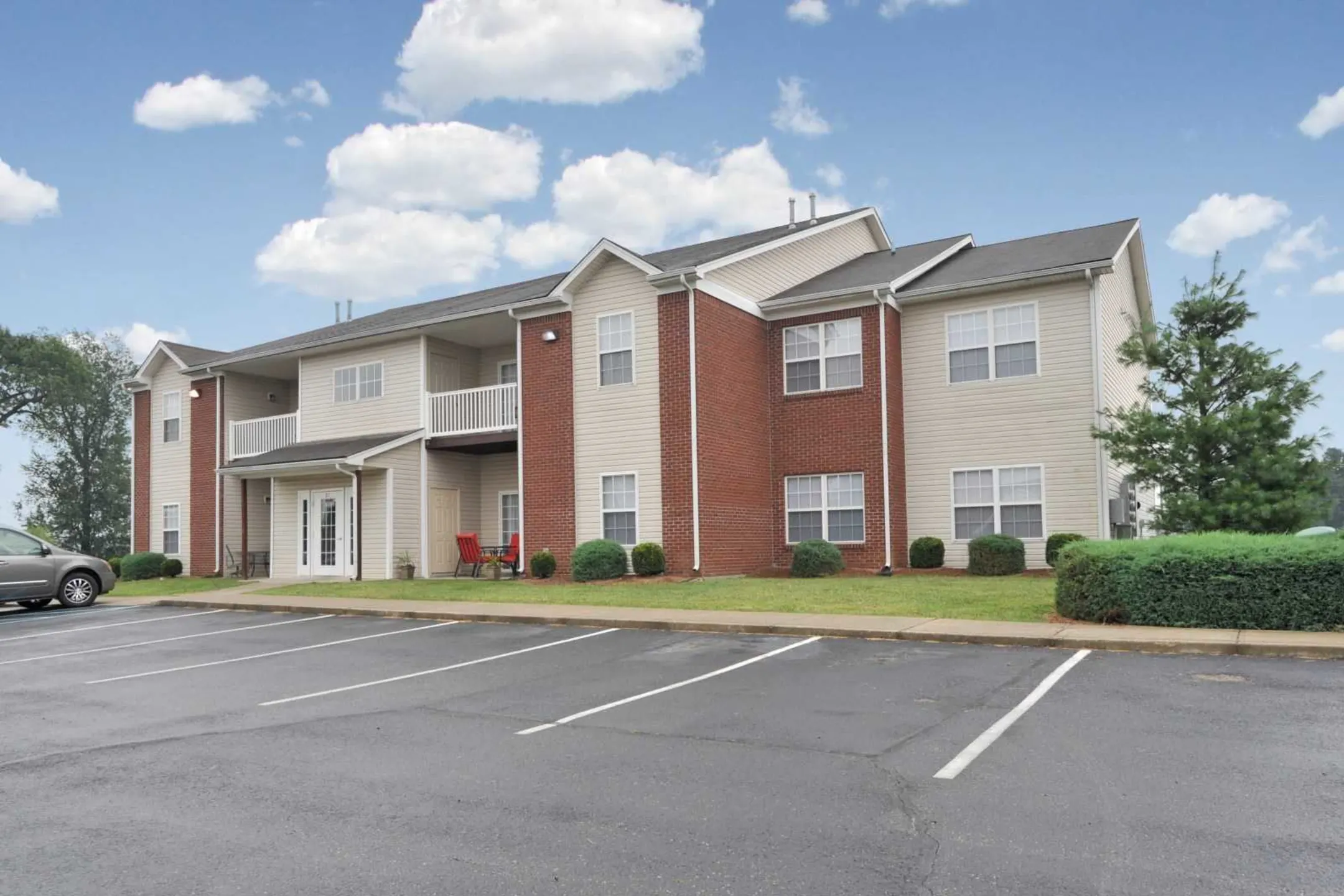 Building - Lighthouse Apartments At Pebble Creek - Jeffersonville, IN