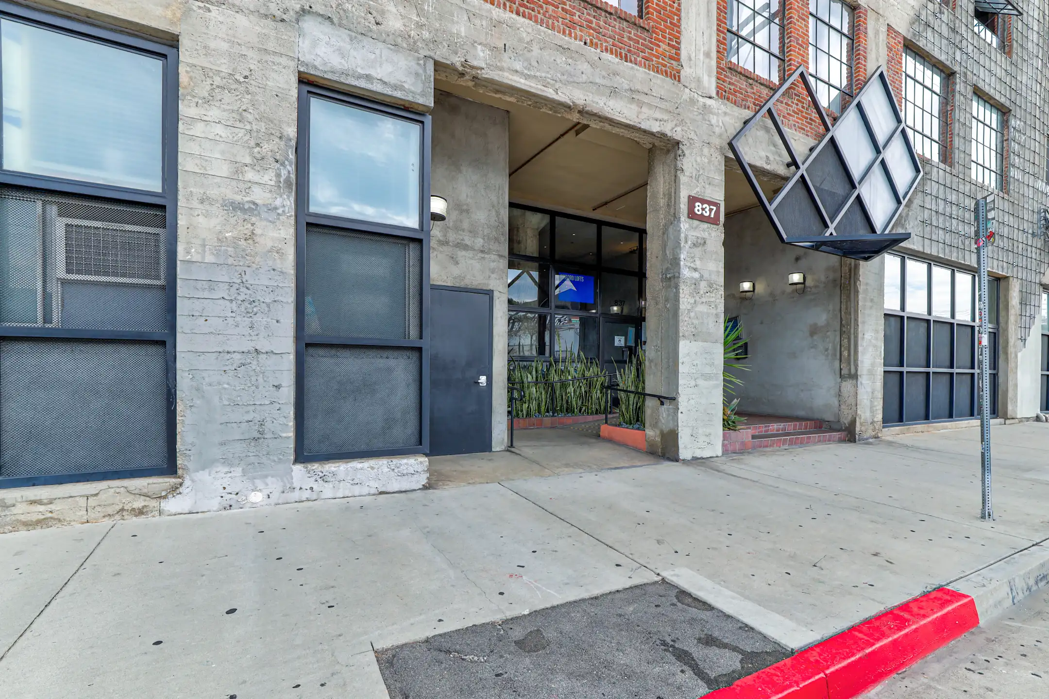 Binford Lofts 837 Traction Ave Los Angeles, CA Apartments for Rent