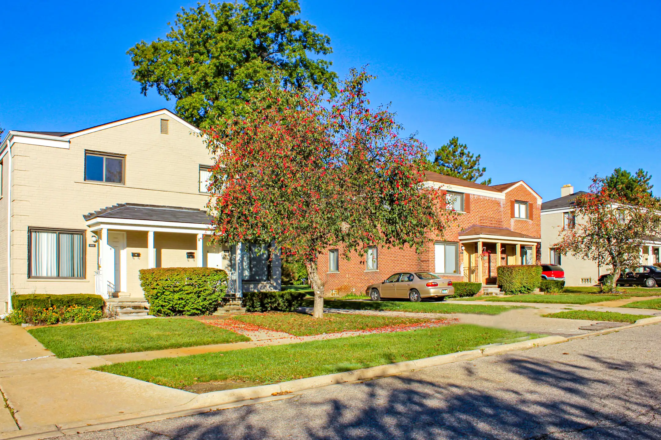 Oakland Hills Townhomes 639 Balboa Pl Pontiac, MI Townhomes for
