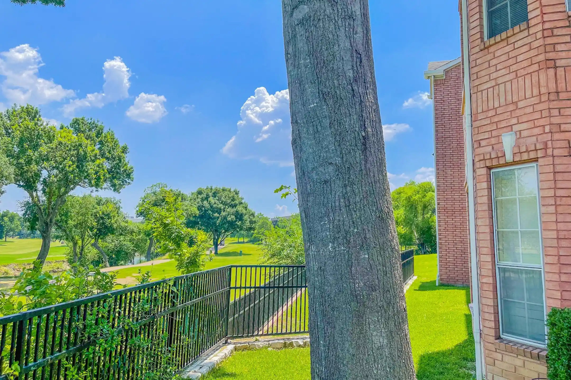 Turnberry Isle 15190 Prestonwood Blvd Dallas, TX Apartments for