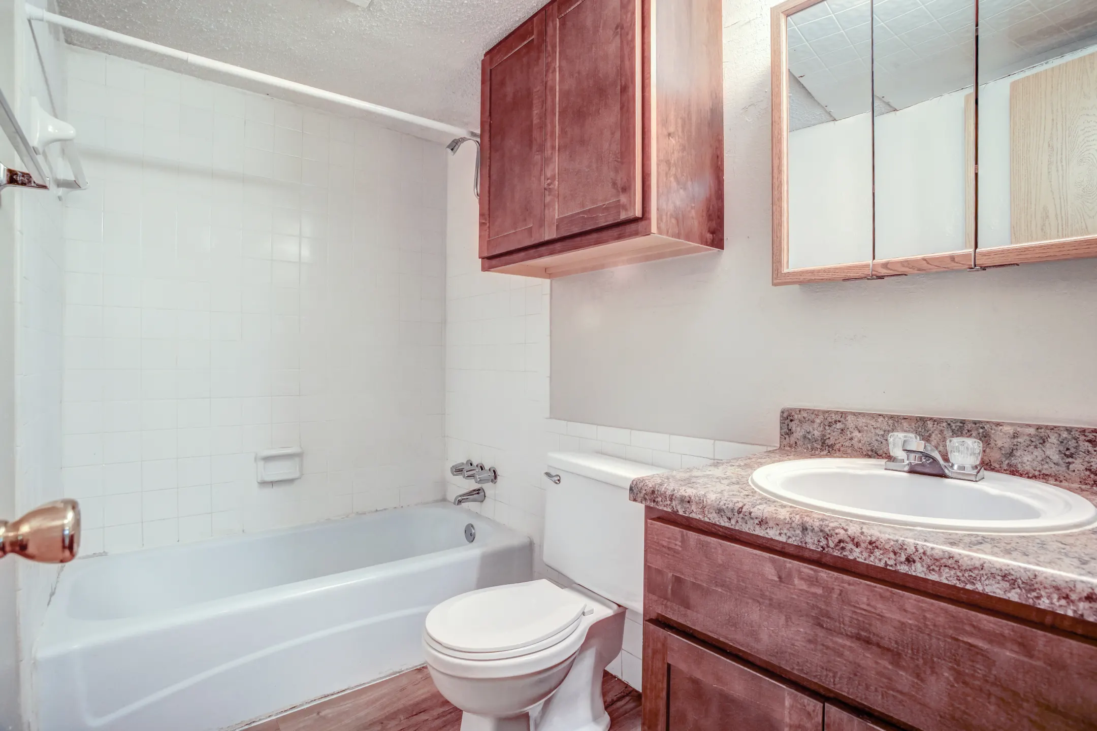 Bathroom - Turnberry Apartments - Norman, OK