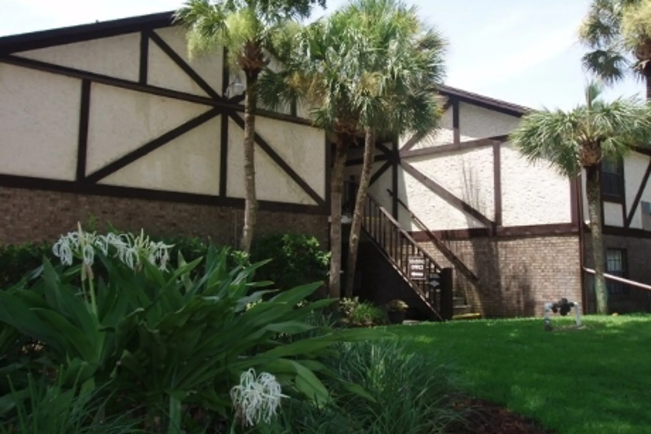 Lyn Village Apartments (Florida) Apartments Deland, FL 32724