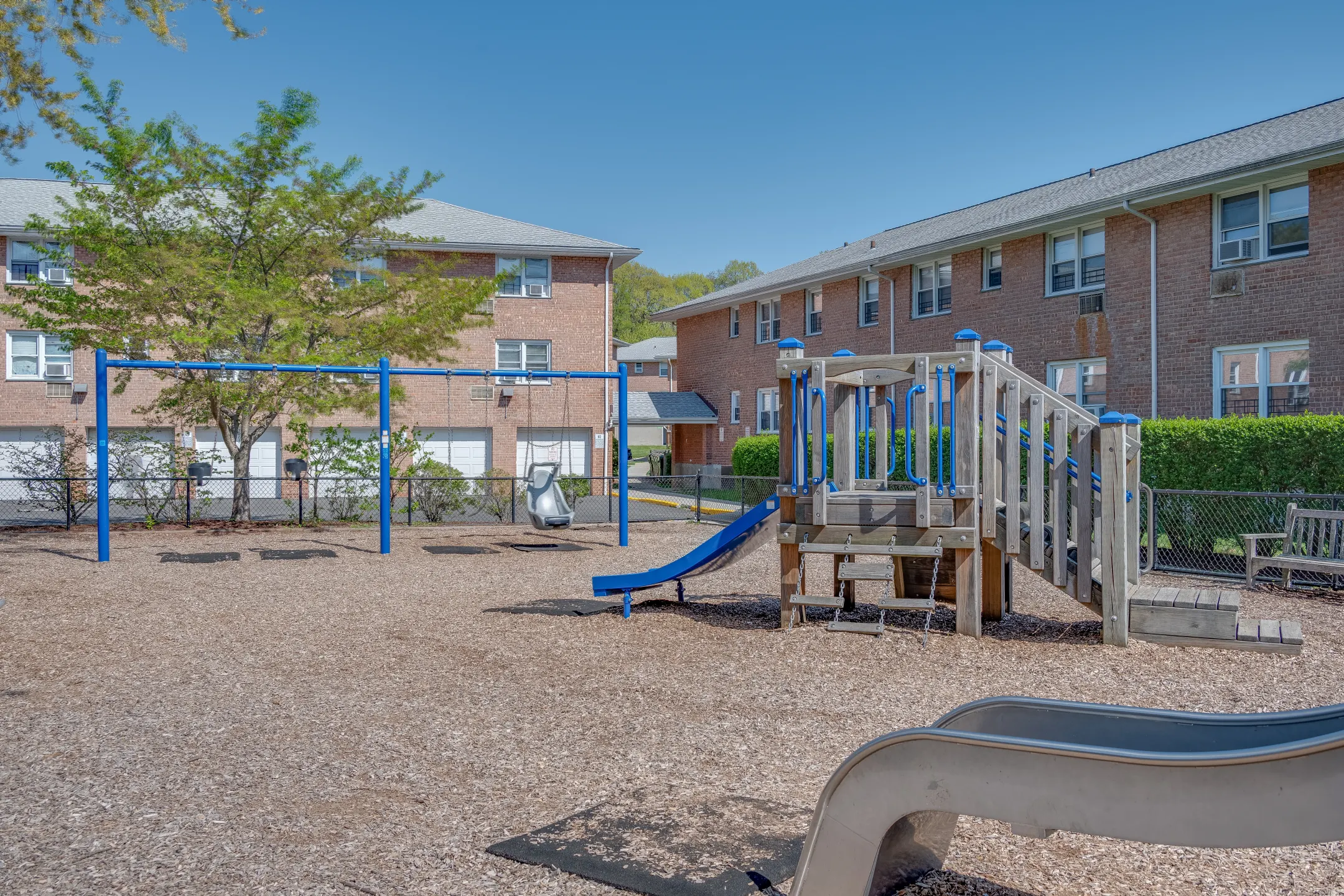 Crestwood Lake Apartments 90 Beaumont Circle Yonkers, NY Apartments