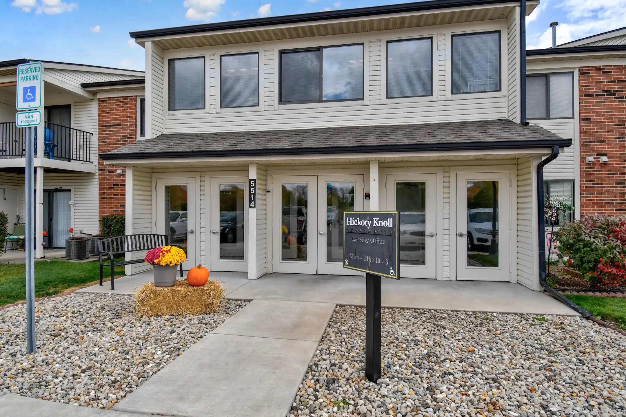 Hickory Knoll Apartments 5514 Arbor Dr Anderson, IN Apartments for