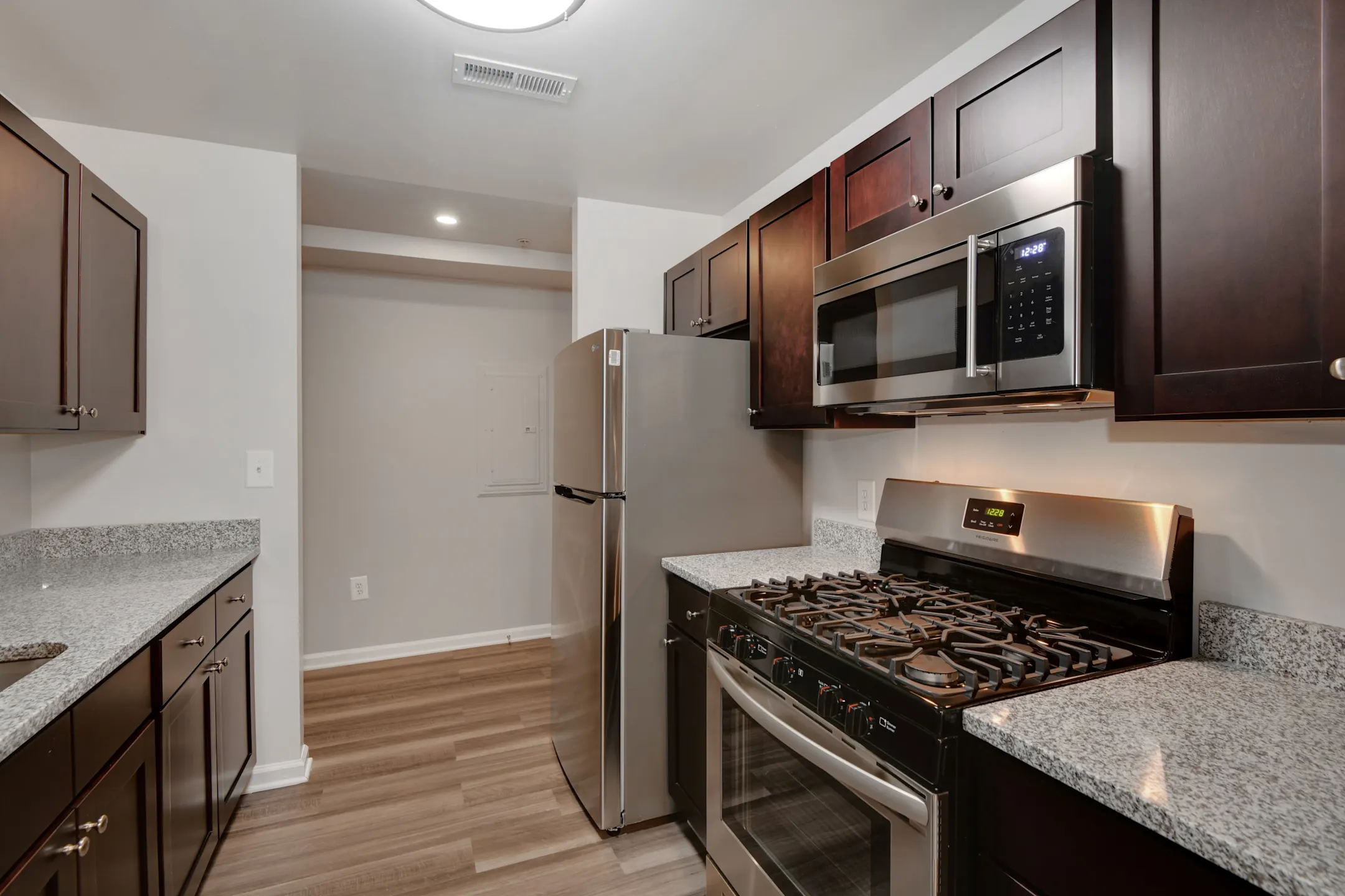 Queens Ridge Apartments - Windsor Mill, MD