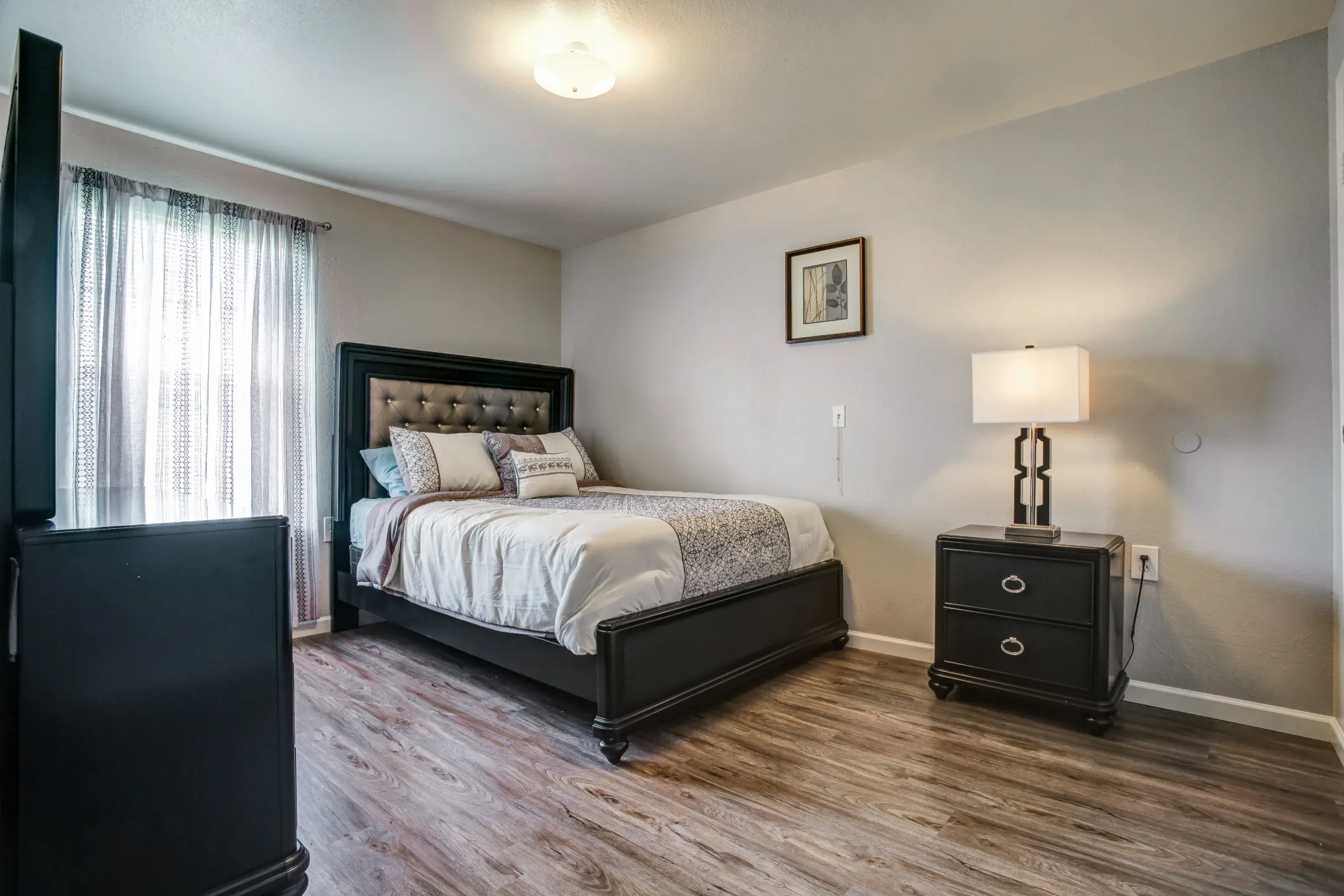 Bedroom - Windsor Village Apartments - Shreveport, LA
