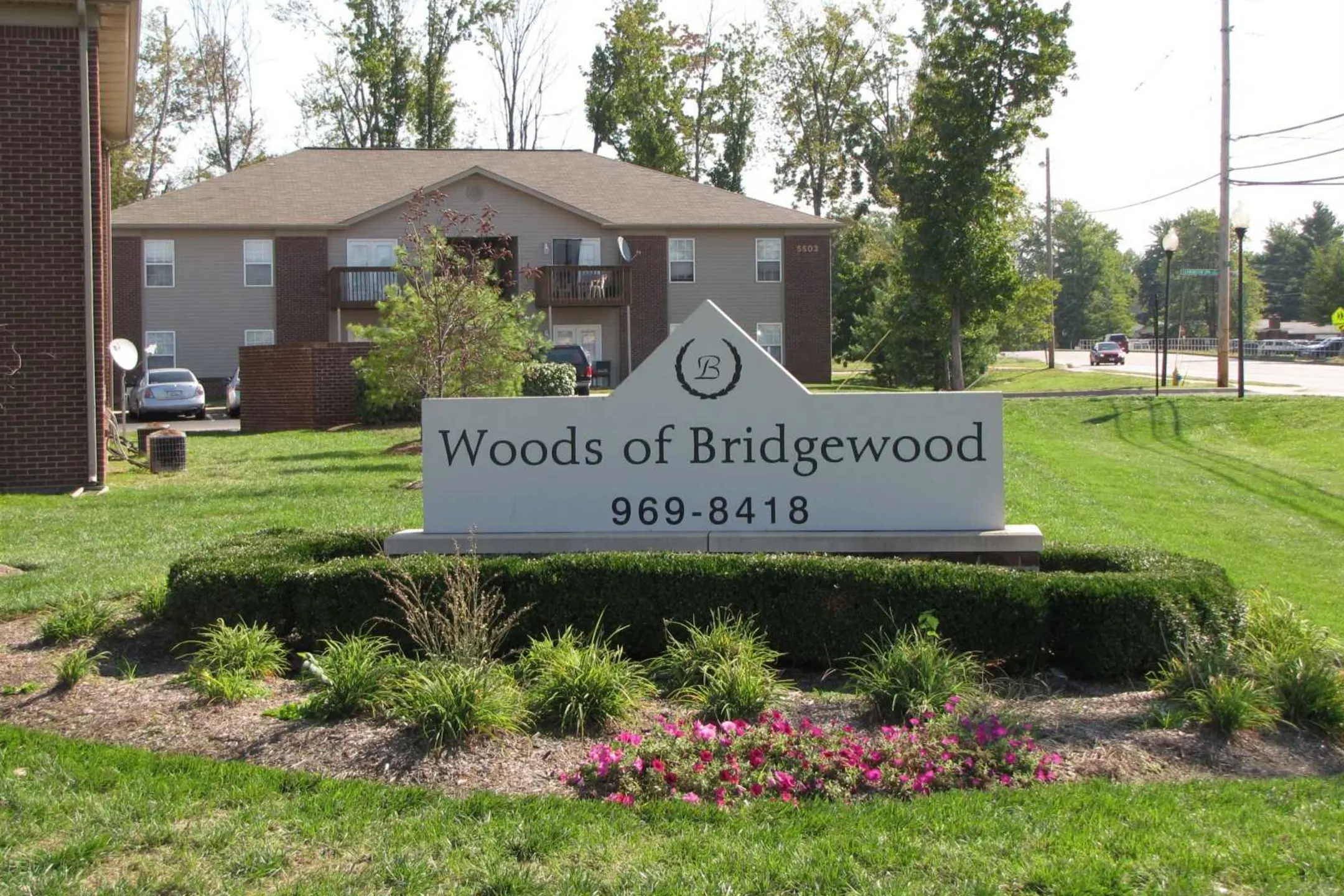 Landscaping - Woods Of Bridgewood - Louisville, KY