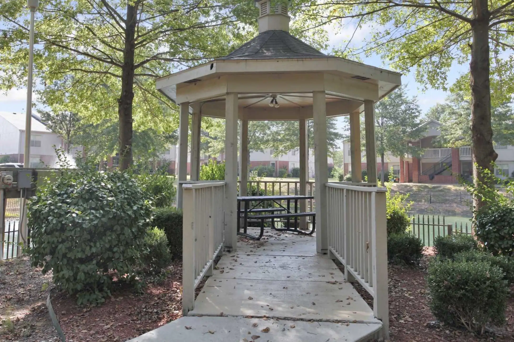 Patio / Deck - Spring Lake I/II - Russellville, AR