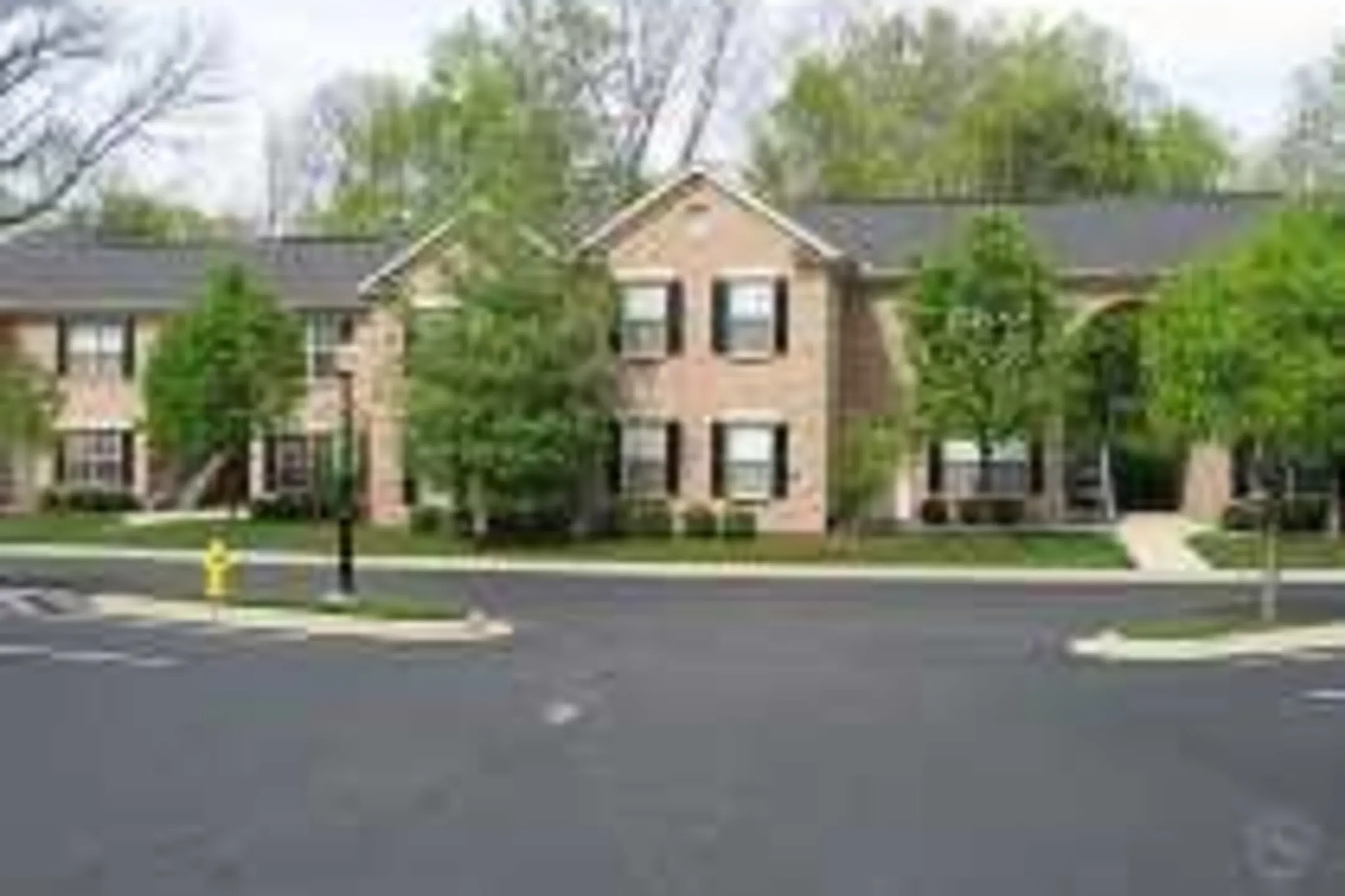 Deerfield Place 1289 Brindlestone Drive Vandalia, OH Apartments for