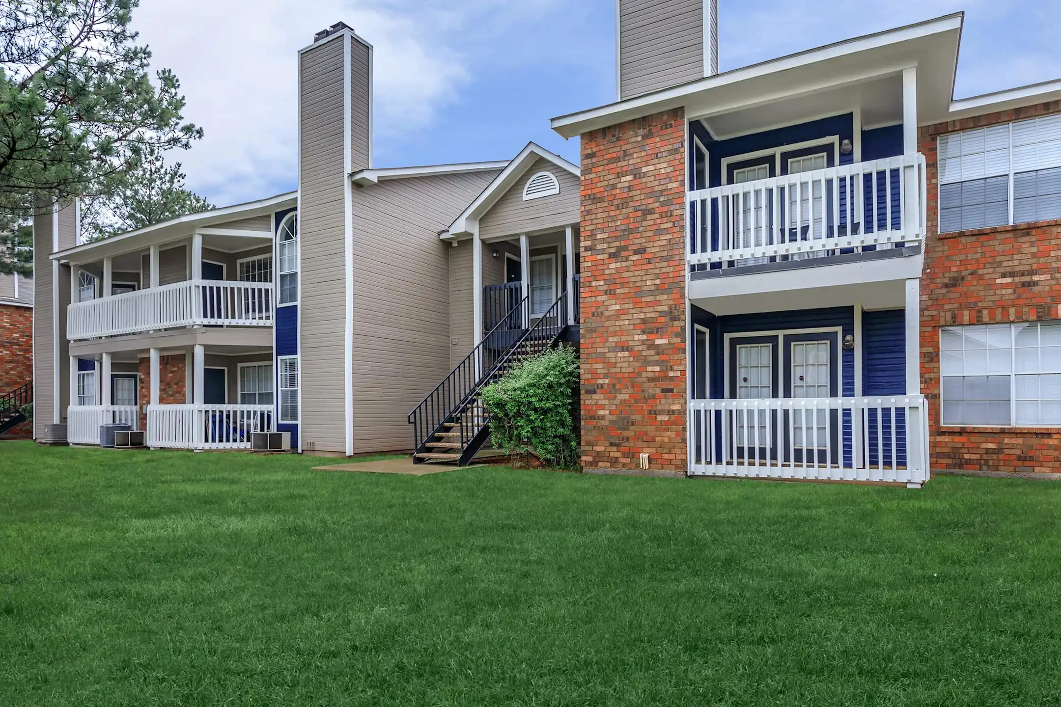 Building - The Davis - Huntsville, AL