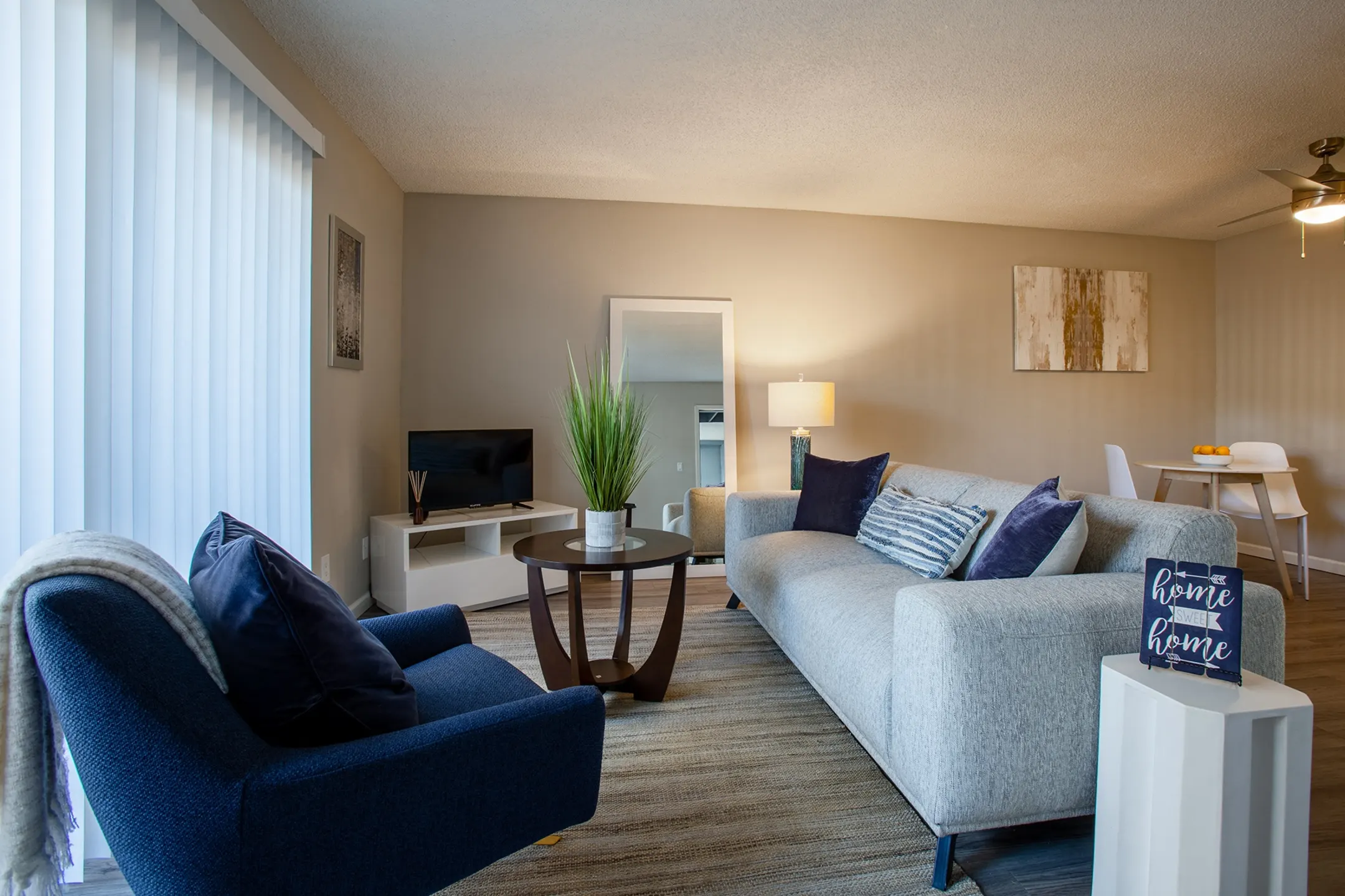 Living Room - Montecito at Northeast Heights - Albuquerque, NM