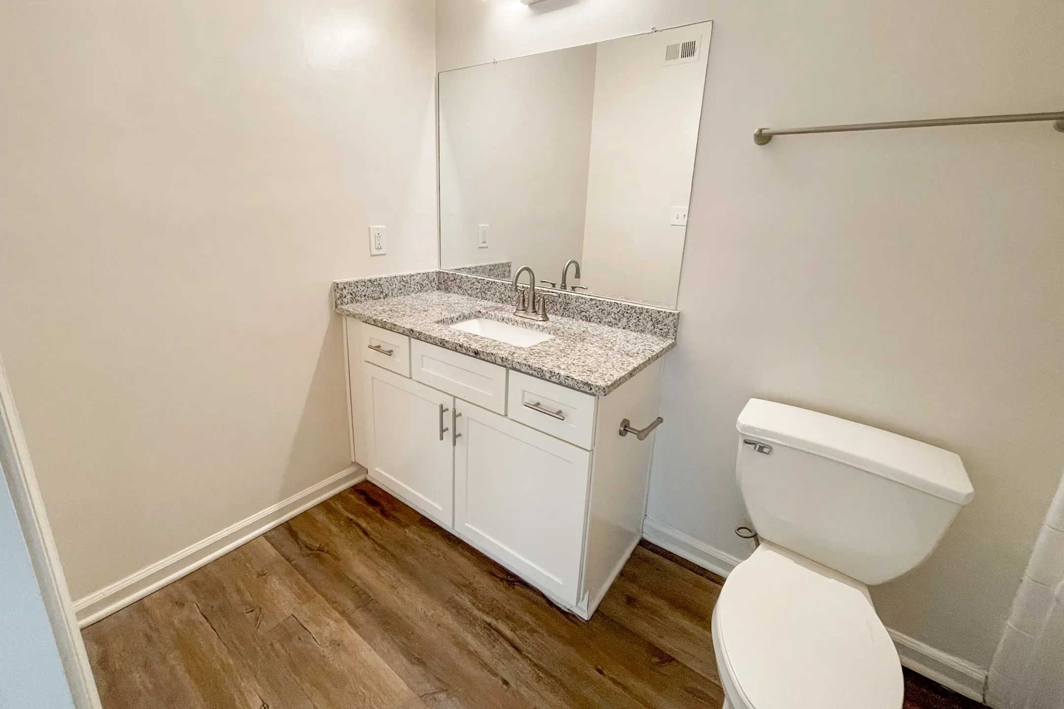 The Crest at Berkeley Lake Apartment Homes Apartments Duluth, GA 30096