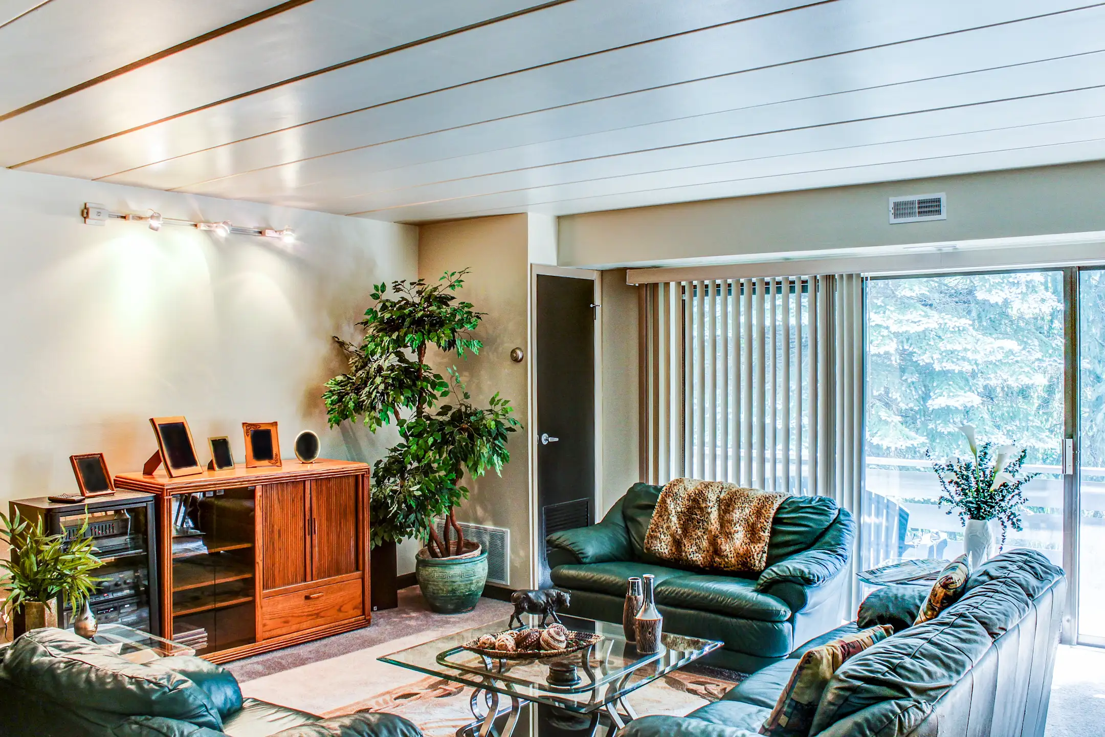 White Oak Farms Apartments White Oak, PA 15131