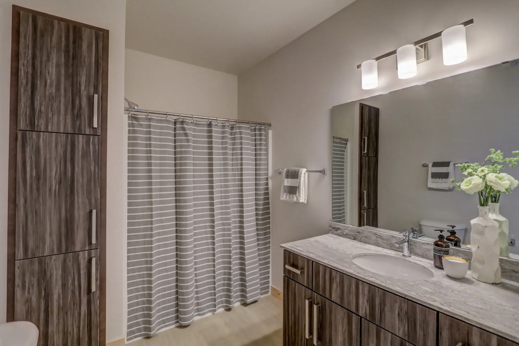 The McHenry Apartments Sun Prairie, WI 53590