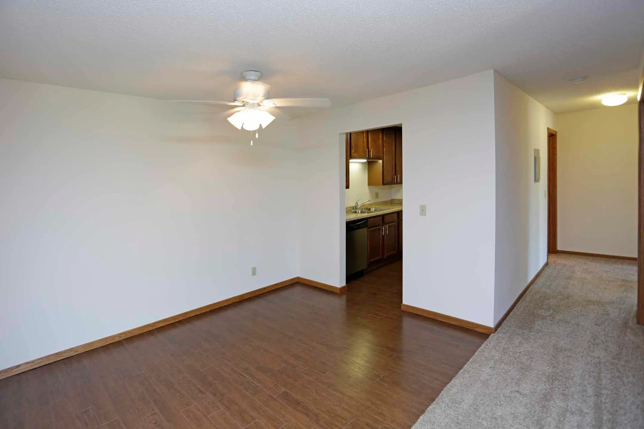 Eagle Ridge Apartments - Maple Grove, MN