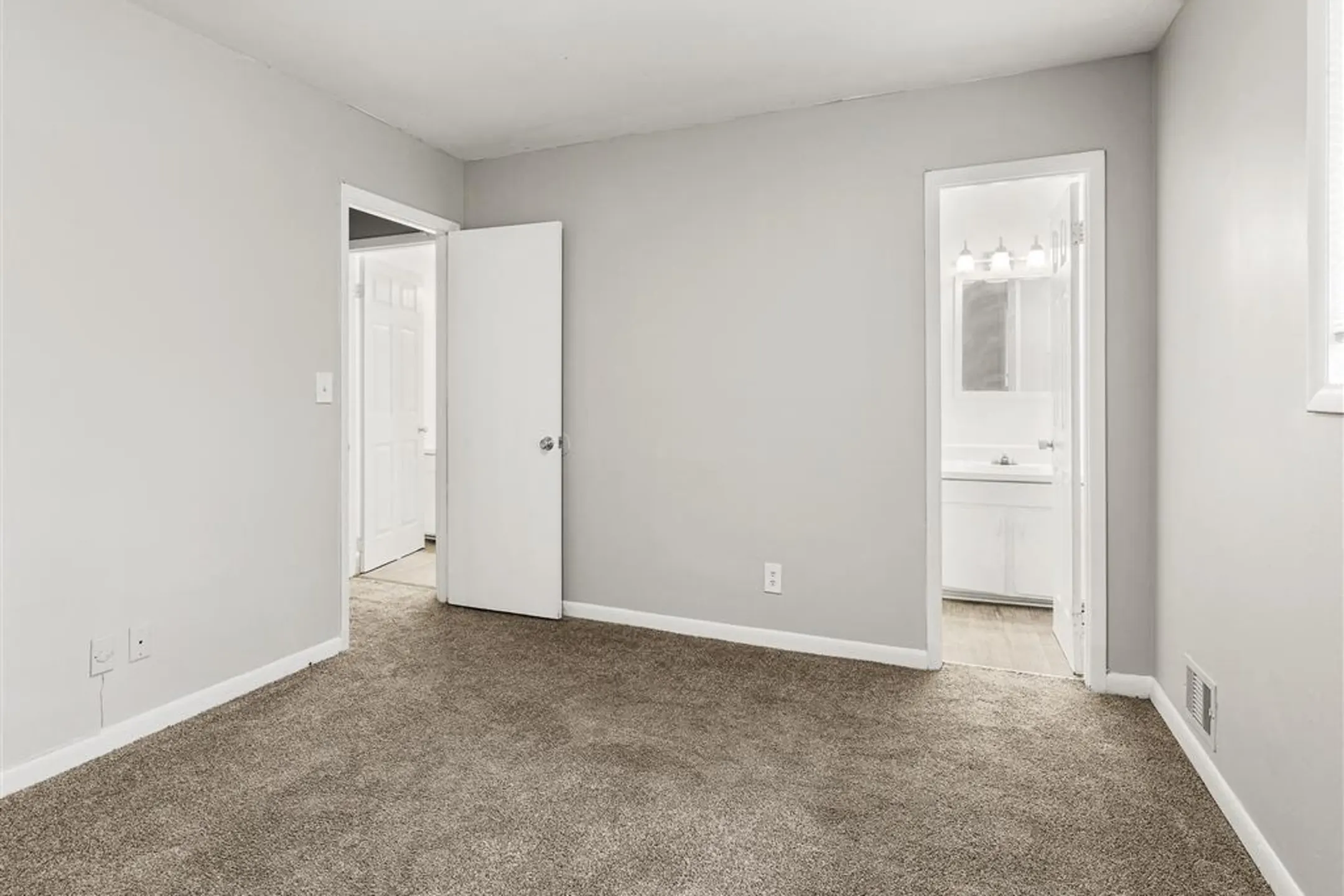 Pinewood Townhomes 3535 Lawrenceville Hwy Tucker, GA Apartments for