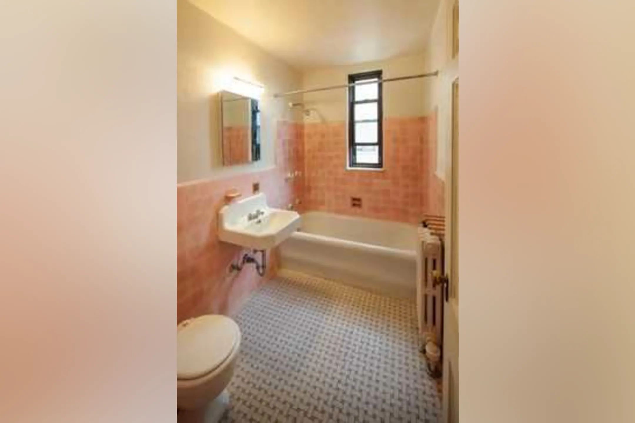 Bathroom - Coronado Apartments - Pittsburgh, PA