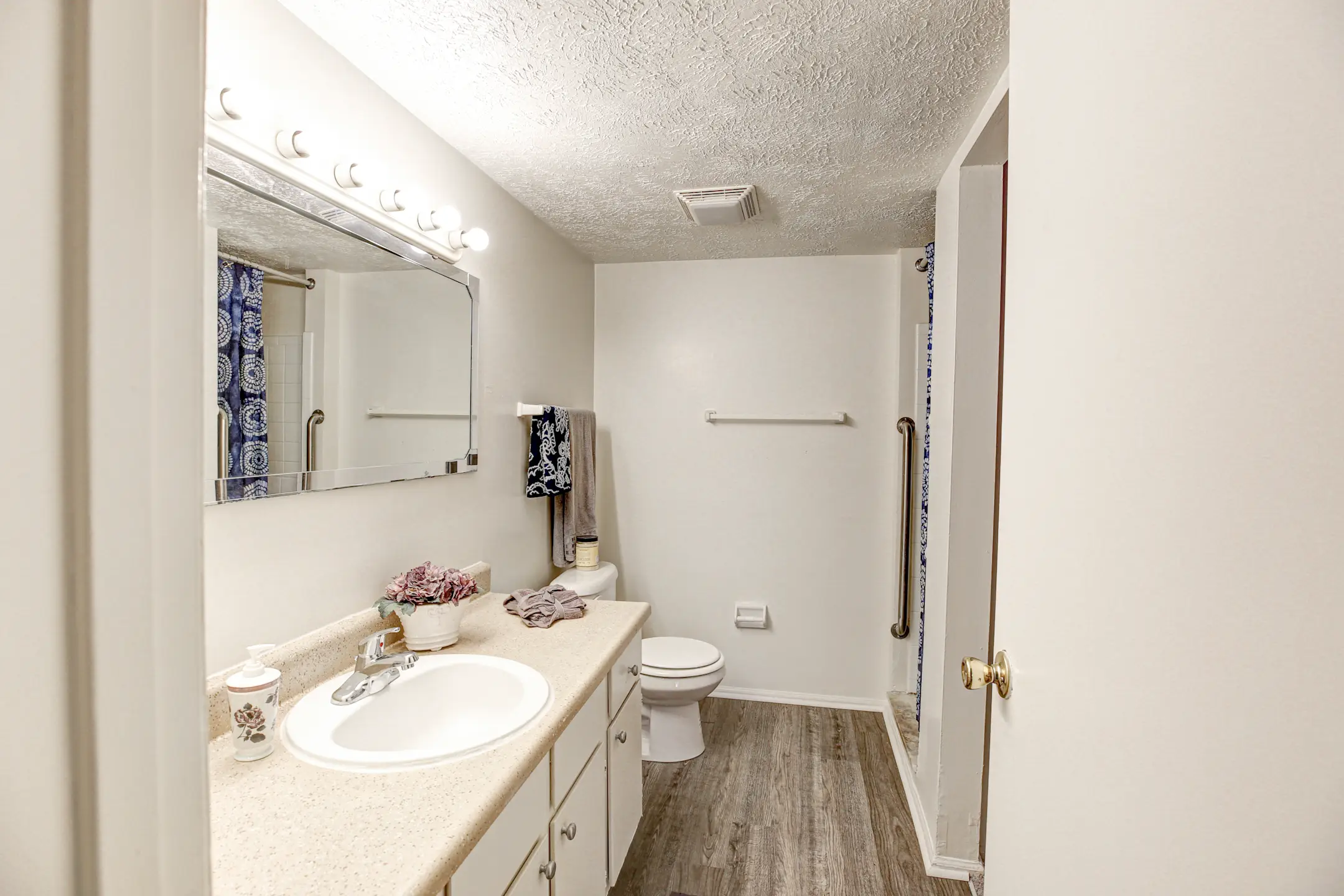 Bathroom - The Eclipse Apartments - Indianapolis, IN