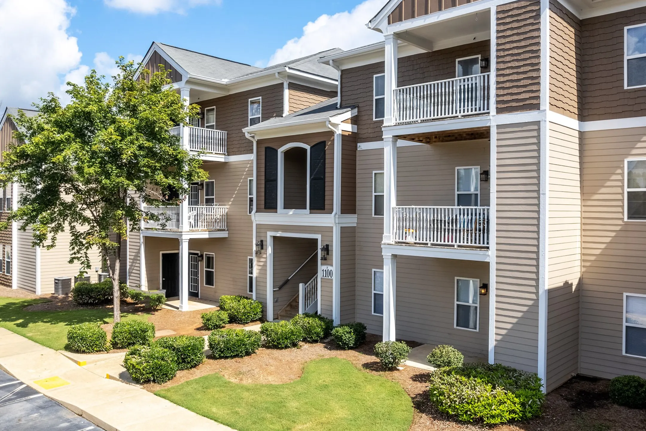 Woodland Trail Apartments 140 North Davis Rd Lagrange, GA