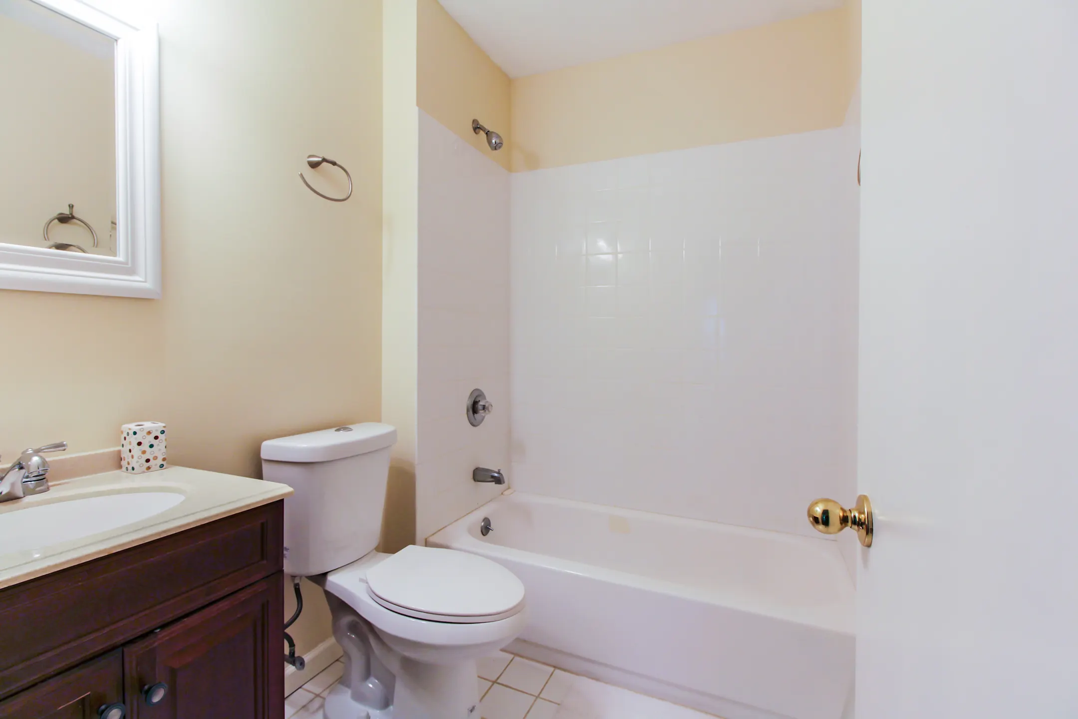 Country Manor Pomfret 120 Putnam Rd Pomfret, CT Apartments for