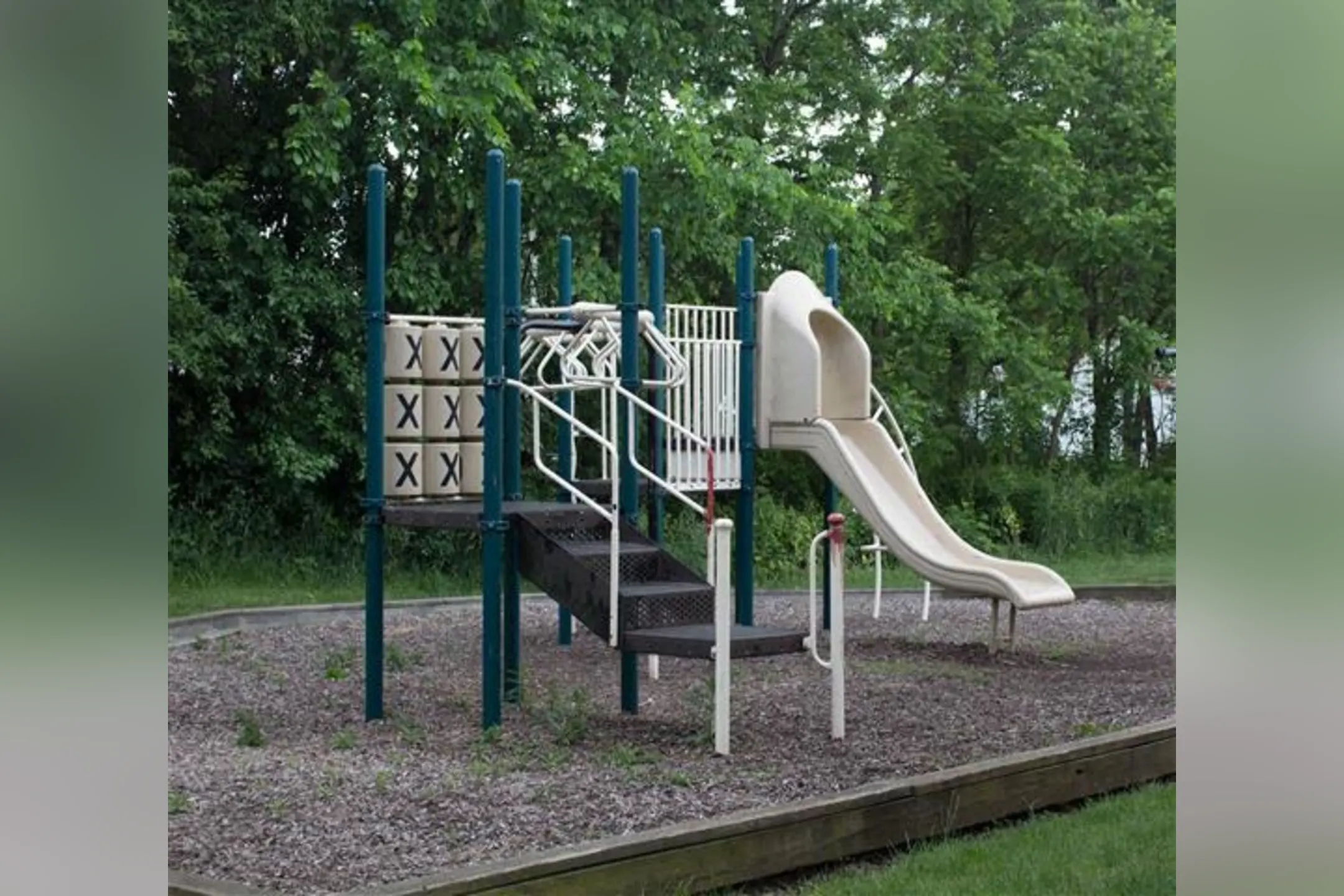 Playground - Stoney Creek Apartments - Ashland, OH