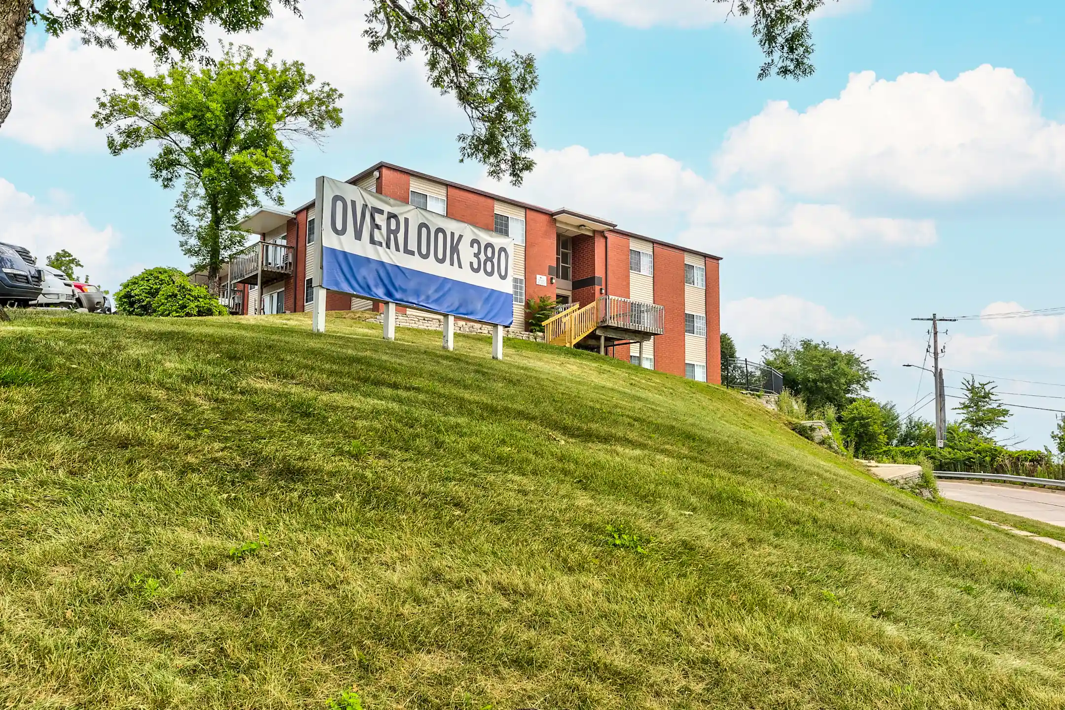 Overlook 380 Apartments Apartments Cedar Rapids, IA 52402