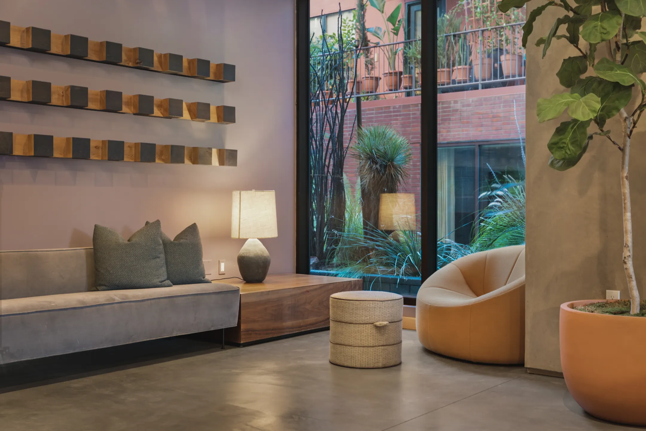 Living Room - El Centro Apartments & Bungalows - Los Angeles, CA