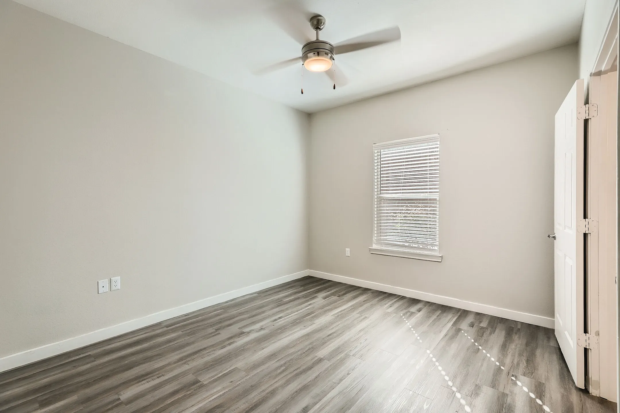 Creekwood Place Apartment Homes 485 Rolling Hills Pl Lancaster, TX