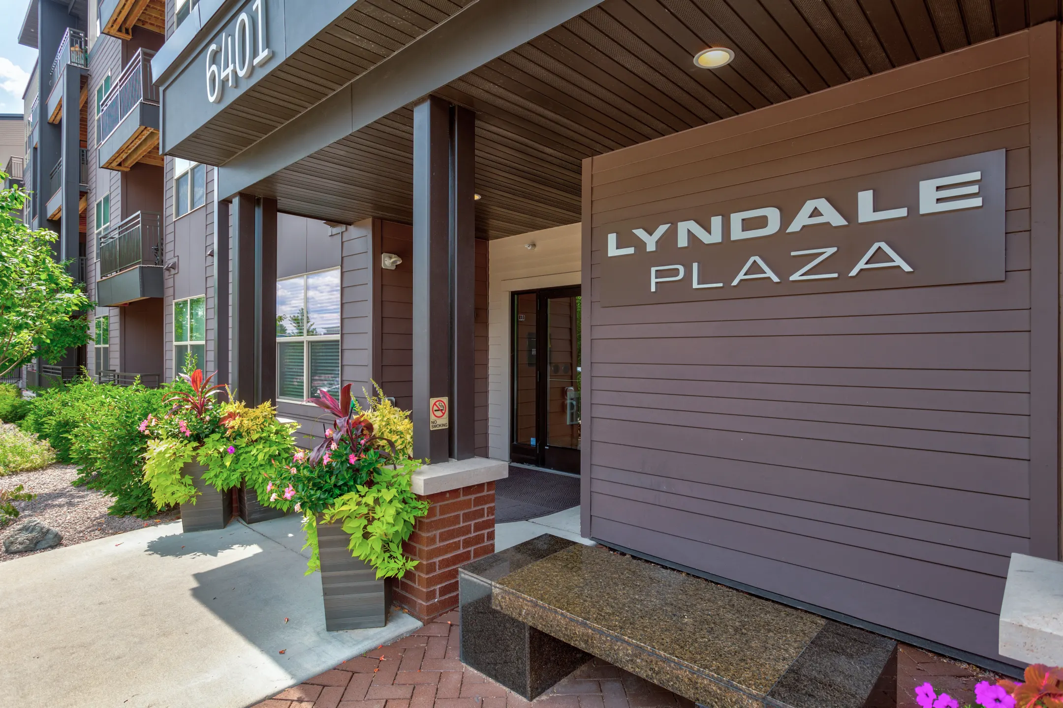 Building - Lyndale Plaza - Richfield, MN