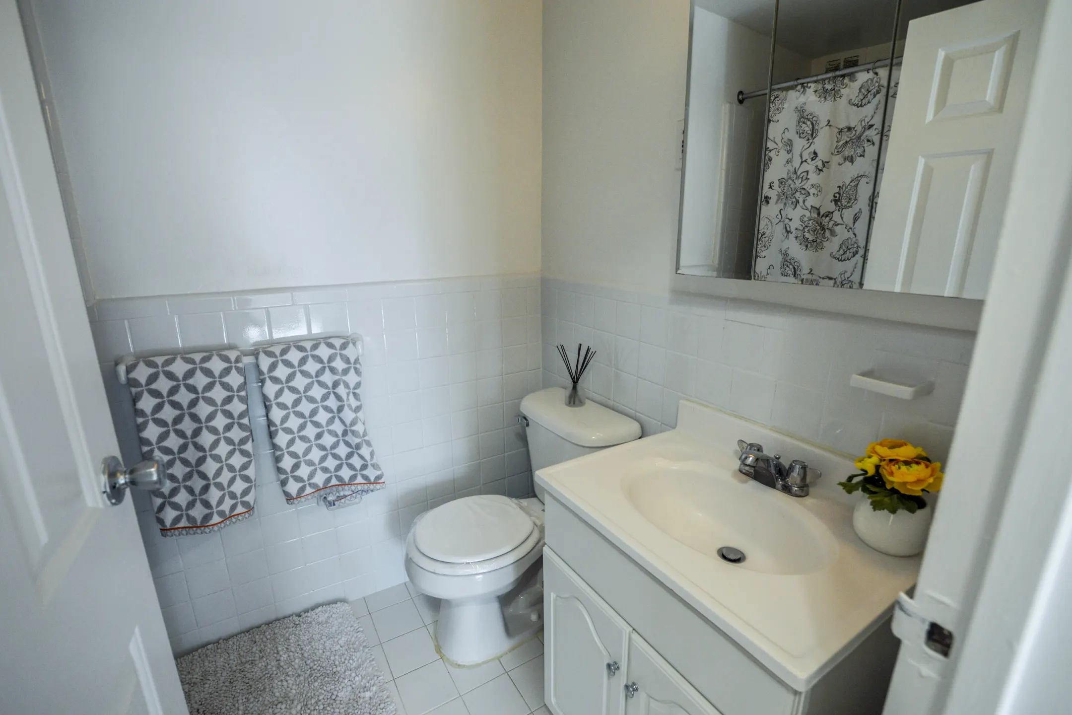 Bathroom - Conwyn Arms - Bryn Mawr, PA