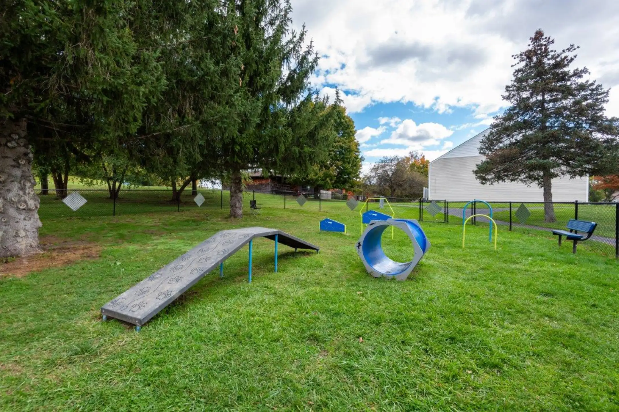 Steeplechase Apartments 5625 W Genesee Tpke Camillus, NY Apartments