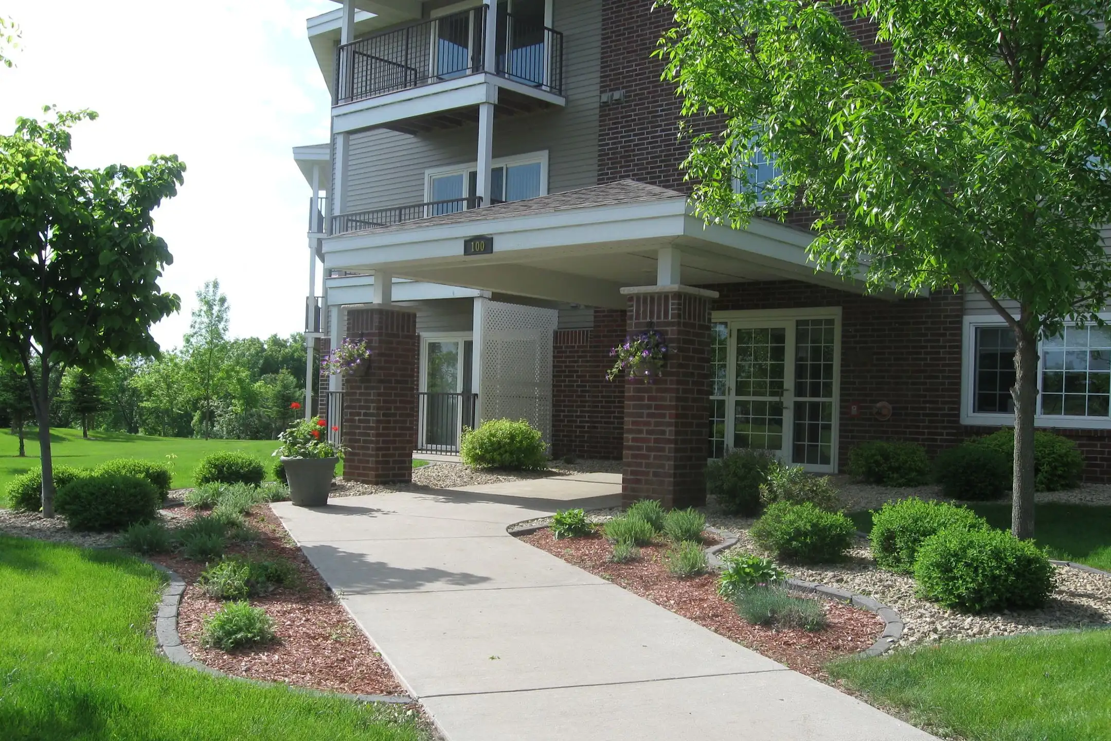 River Oak Heights Apartments Cold Spring, MN 56320