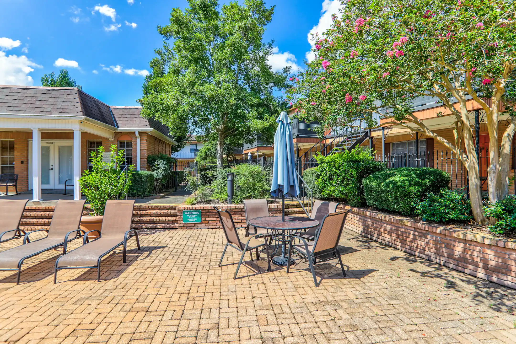 The Colonial Manor Apartments Apartments New Orleans, LA 70123