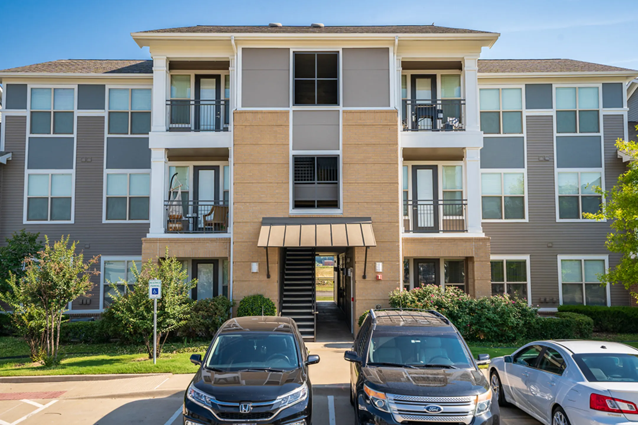 Encore Memorial Apartments Bixby, OK 74008