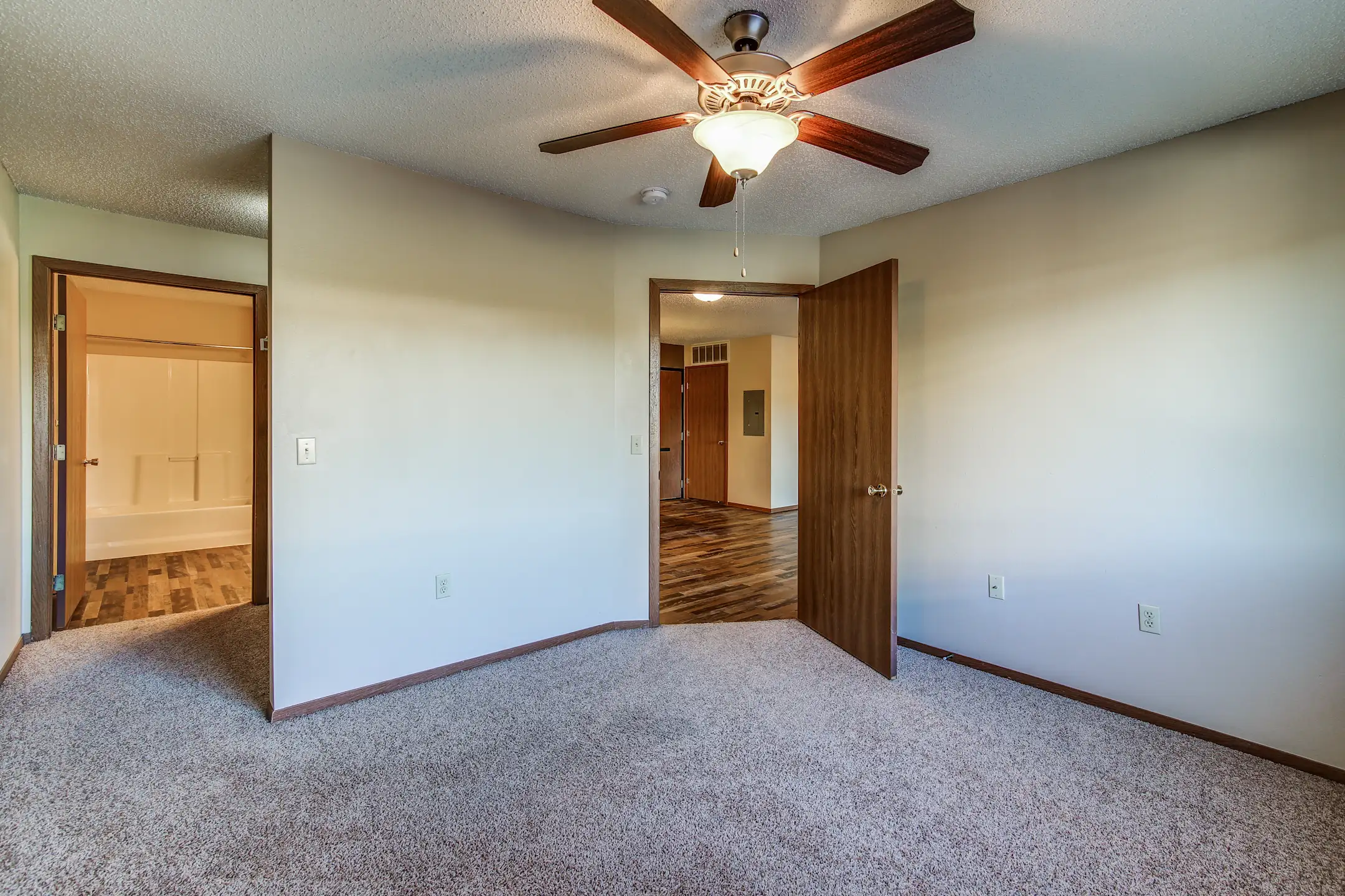 North Pointe Apartment Homes 1920 E Capitol Ave Bismarck, ND