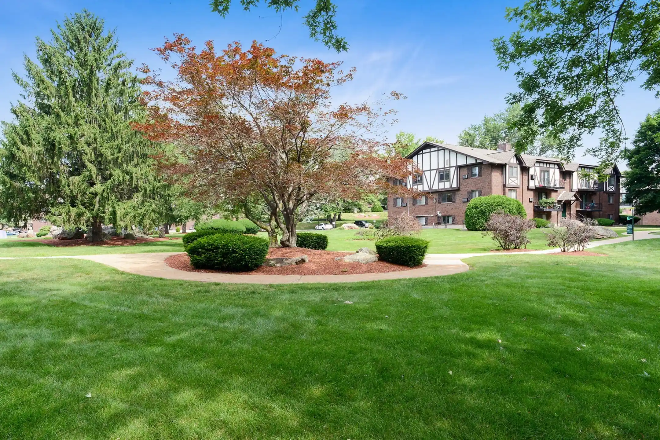 Royal Crest Drive Marlborough Ma