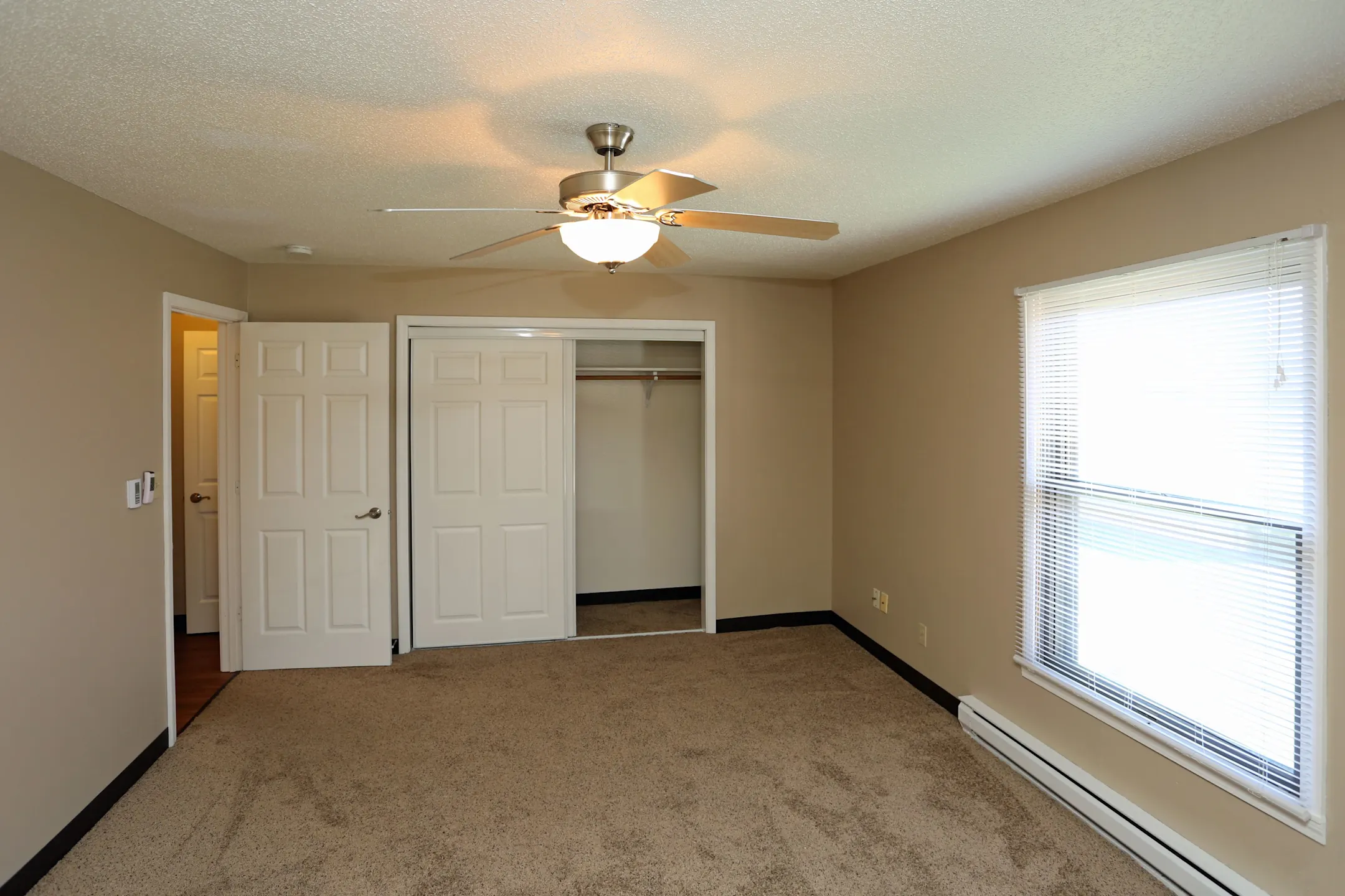 Bedroom - Wedgewood Commons - La Crosse, WI