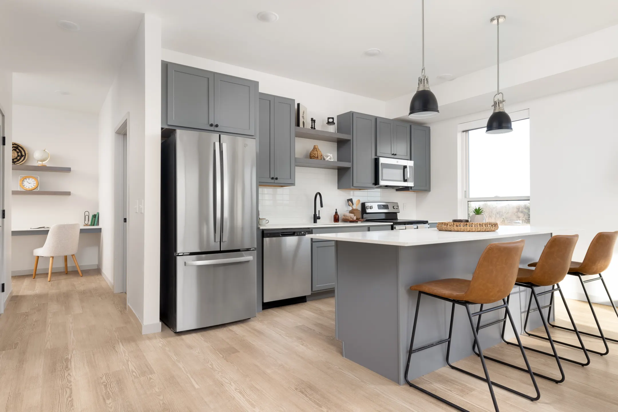 Kitchen - Lynvue Apartments - Richfield, MN
