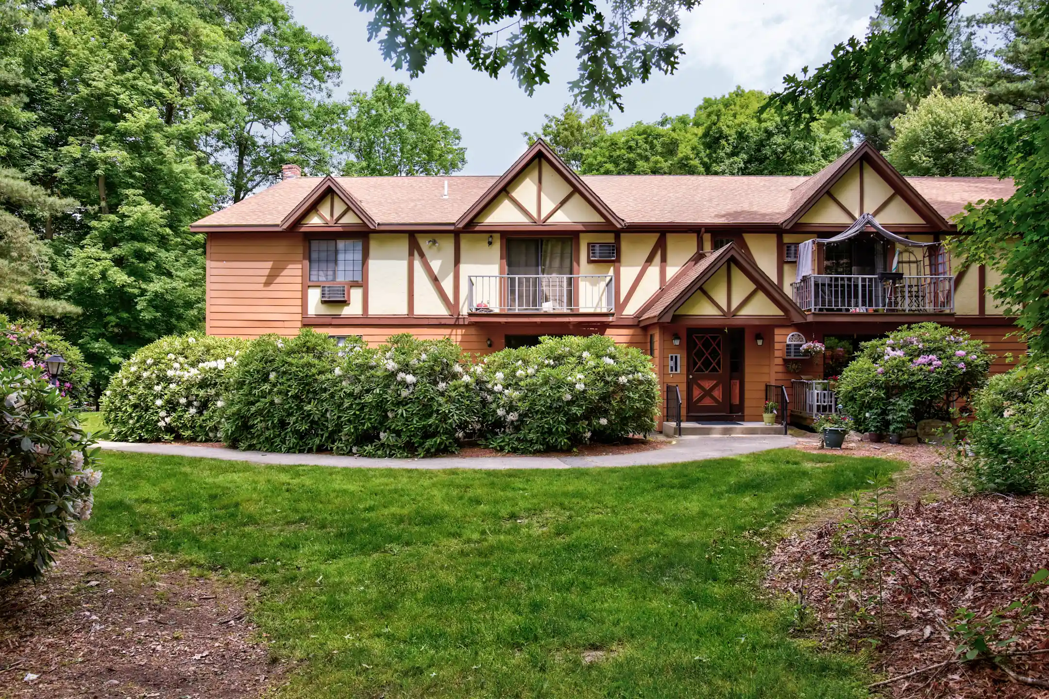 Putnam Village Apartments Foxboro, MA 02035