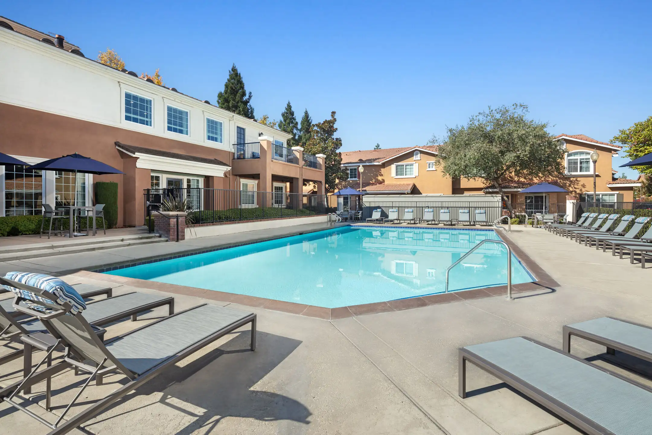 Homecoming At Creekside Apartments - Sacramento, CA 95835