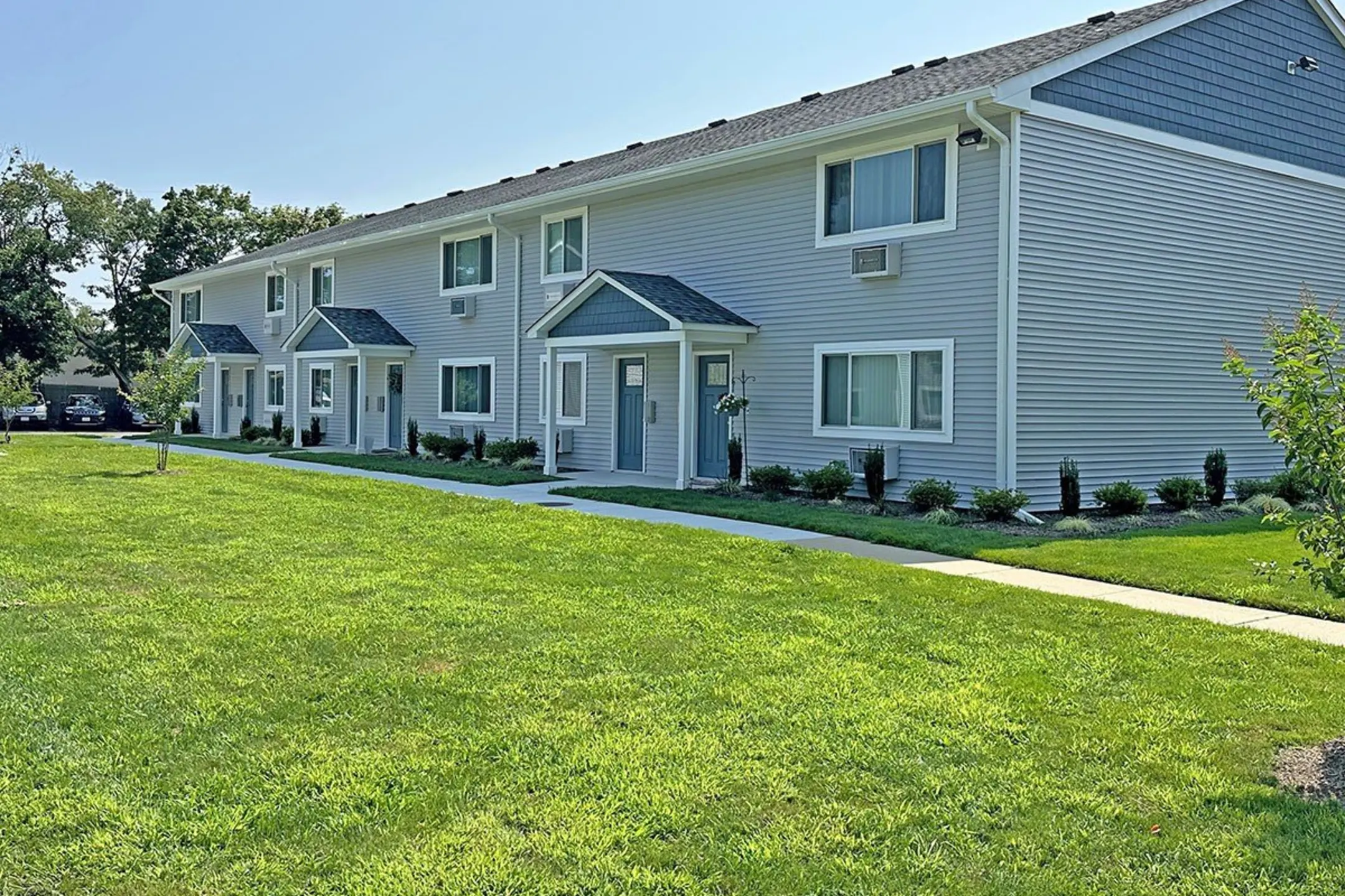 Brookwood at Sayville Apartments Sayville, NY 11782