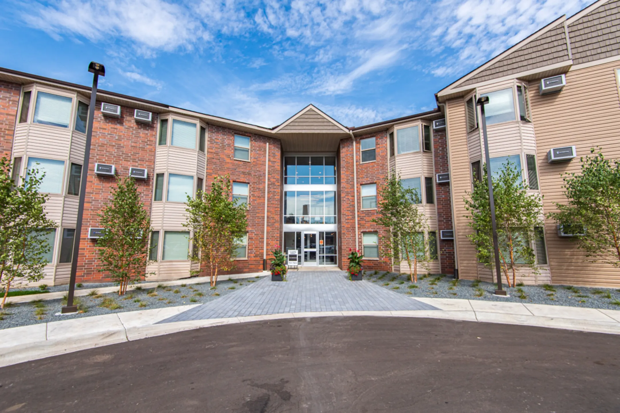 The Markham Apartments Maplewood, MN 55109