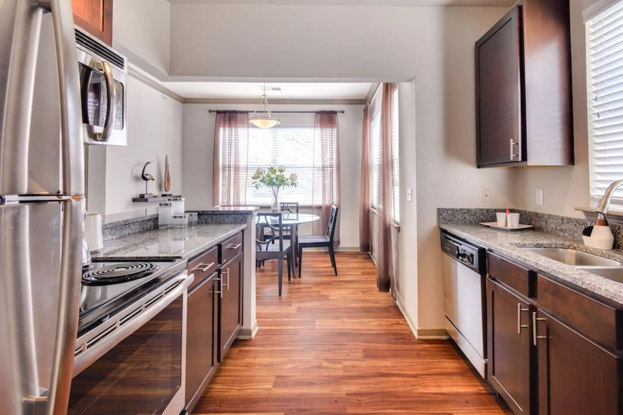 Kitchen - River Ridge At Keystone Apartments - Indianapolis, IN