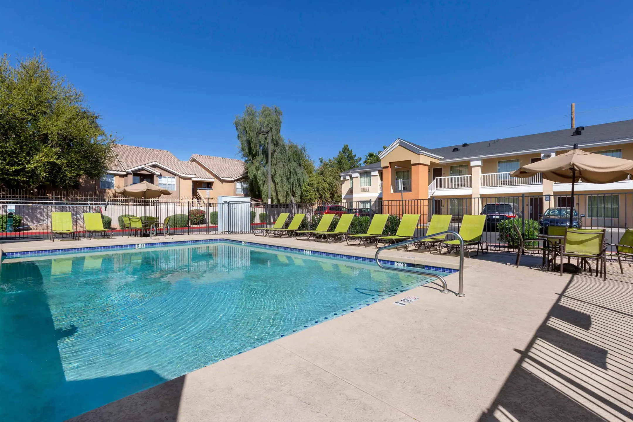 Pool - Furnished Studio - Phoenix - Airport - E. Oak St. - Phoenix, AZ