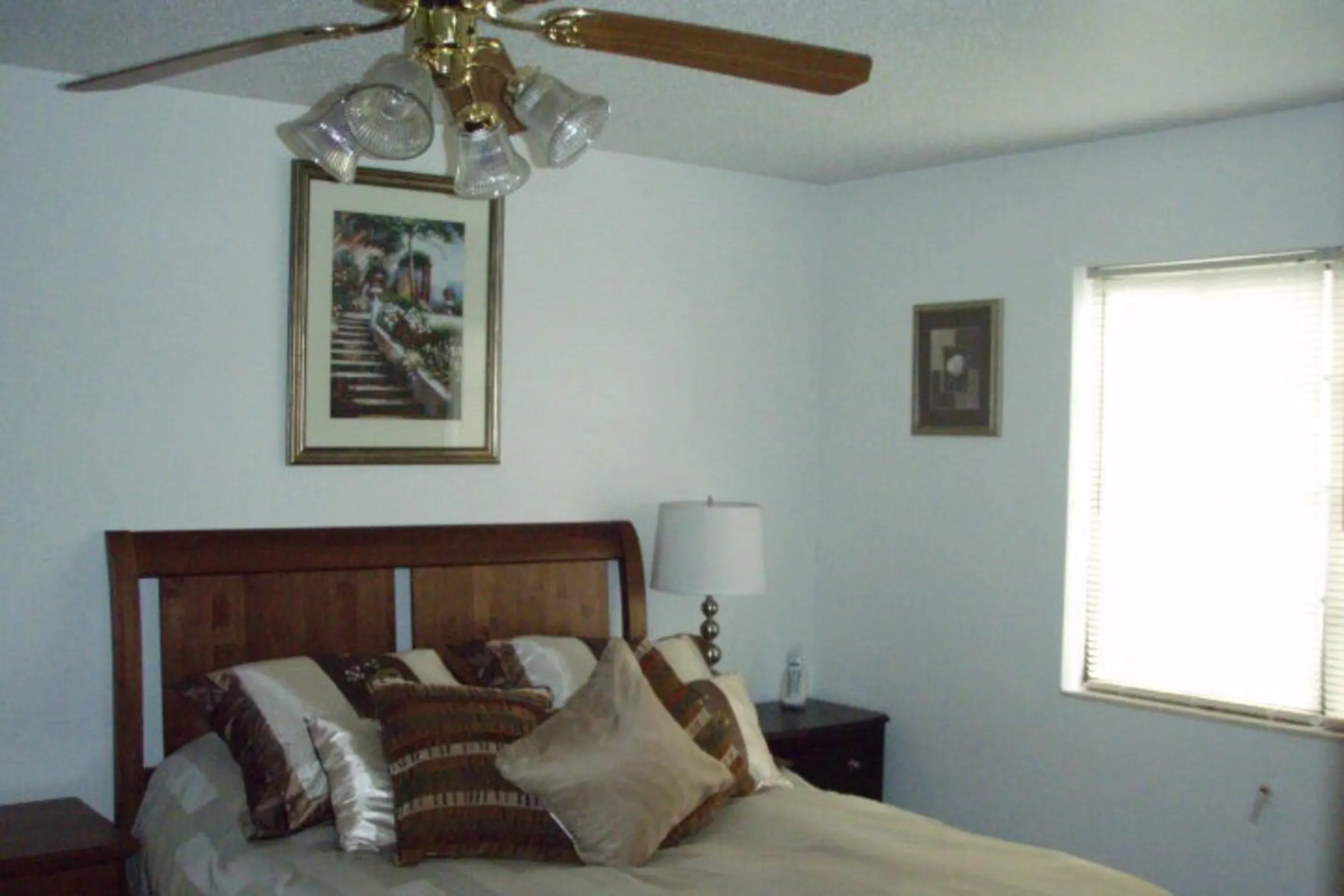 Bedroom - Rockwood Apartments - Shiloh, IL