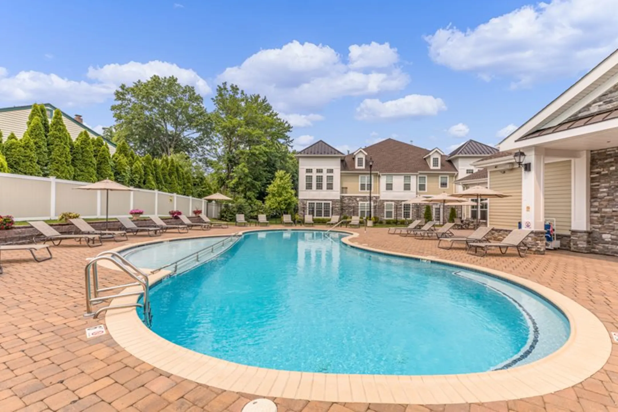 Washington Promenade Apartments Dumont, NJ 07628