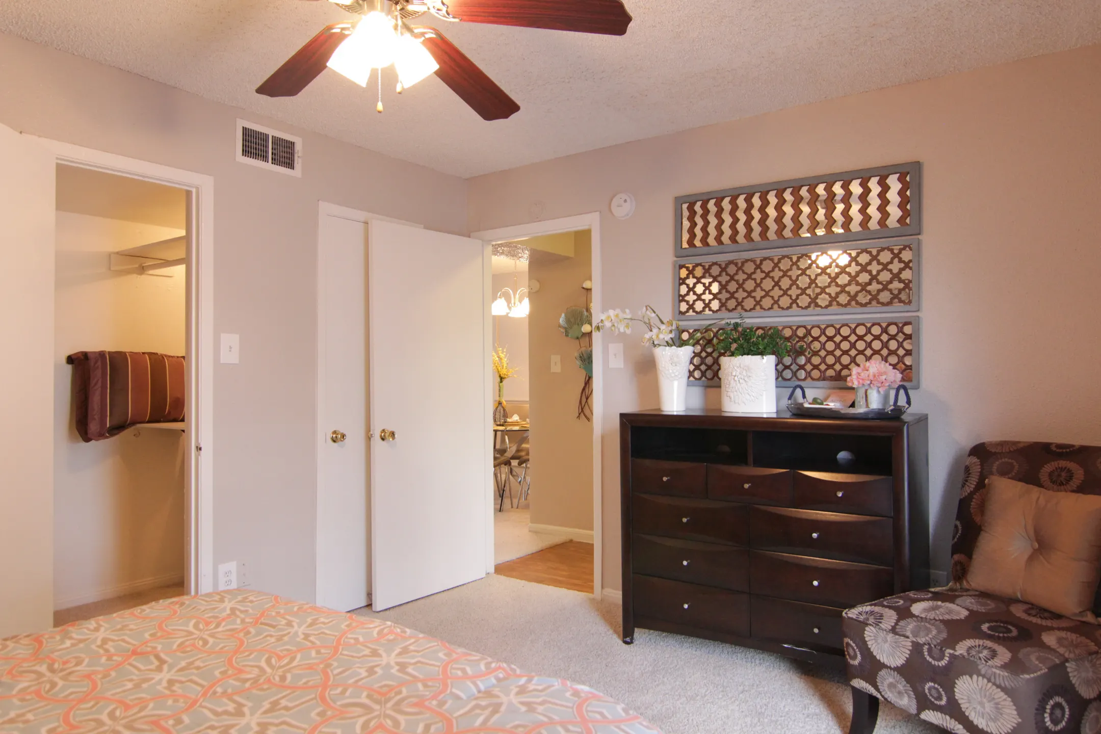 Parkway & Parkgreen at Bellaire 8100 Bellaire Houston, TX