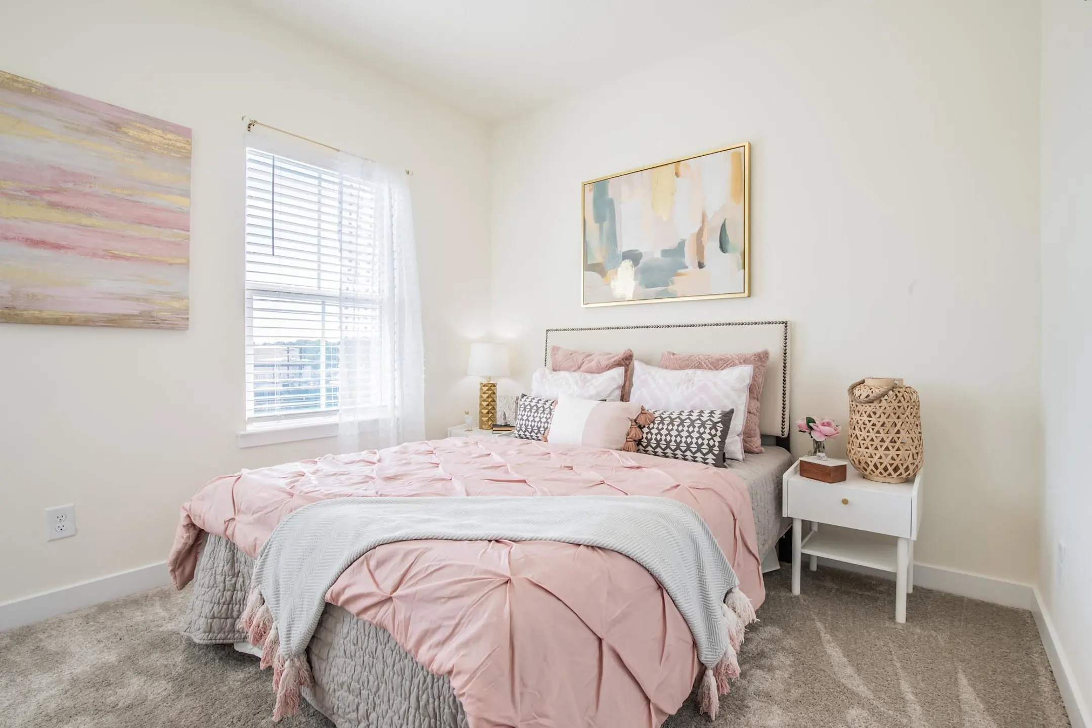 Queen City Townes Apartments Charlotte, NC 28217