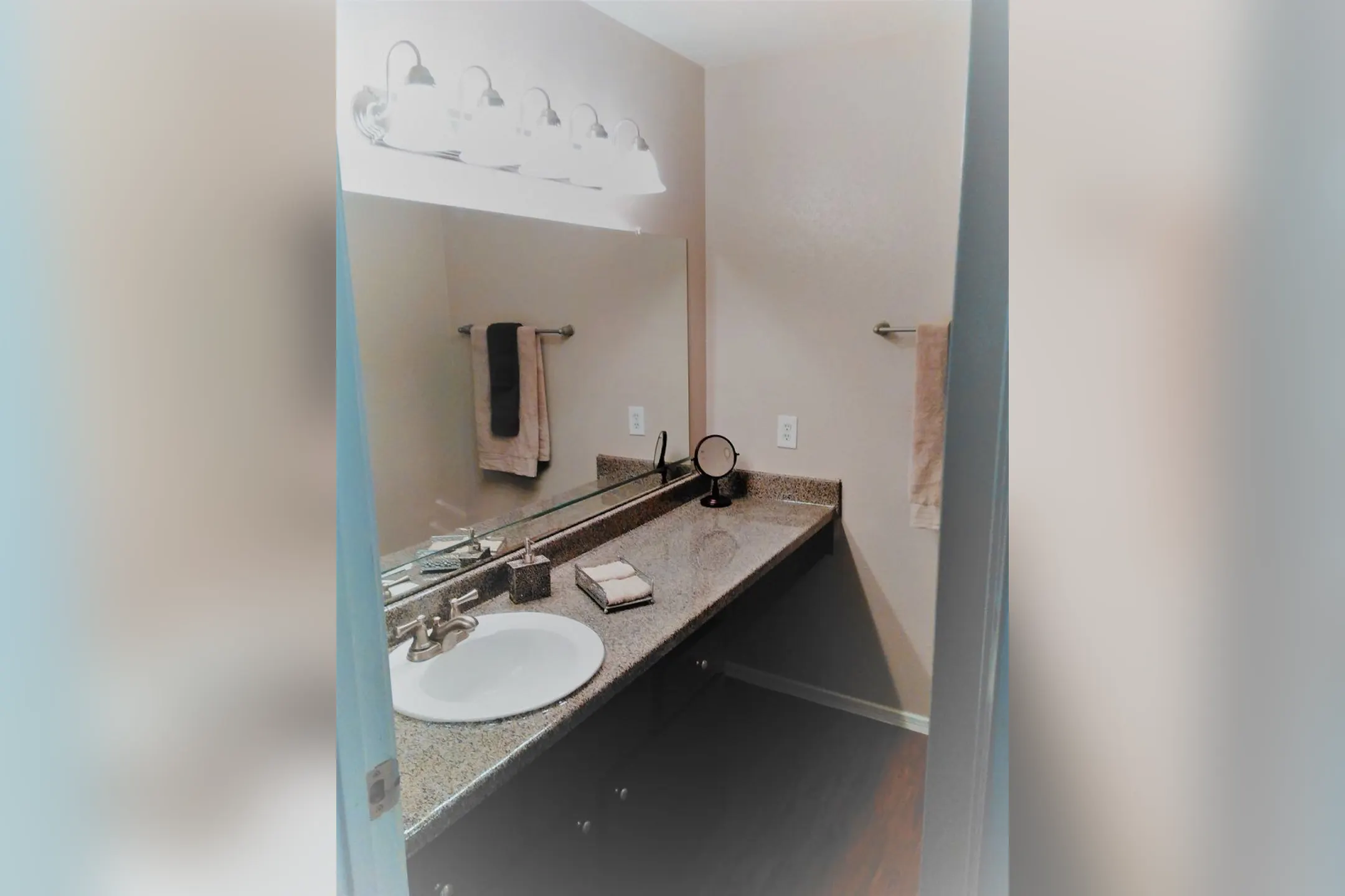 Bathroom - Westlake at Summer Cove - Houston, TX