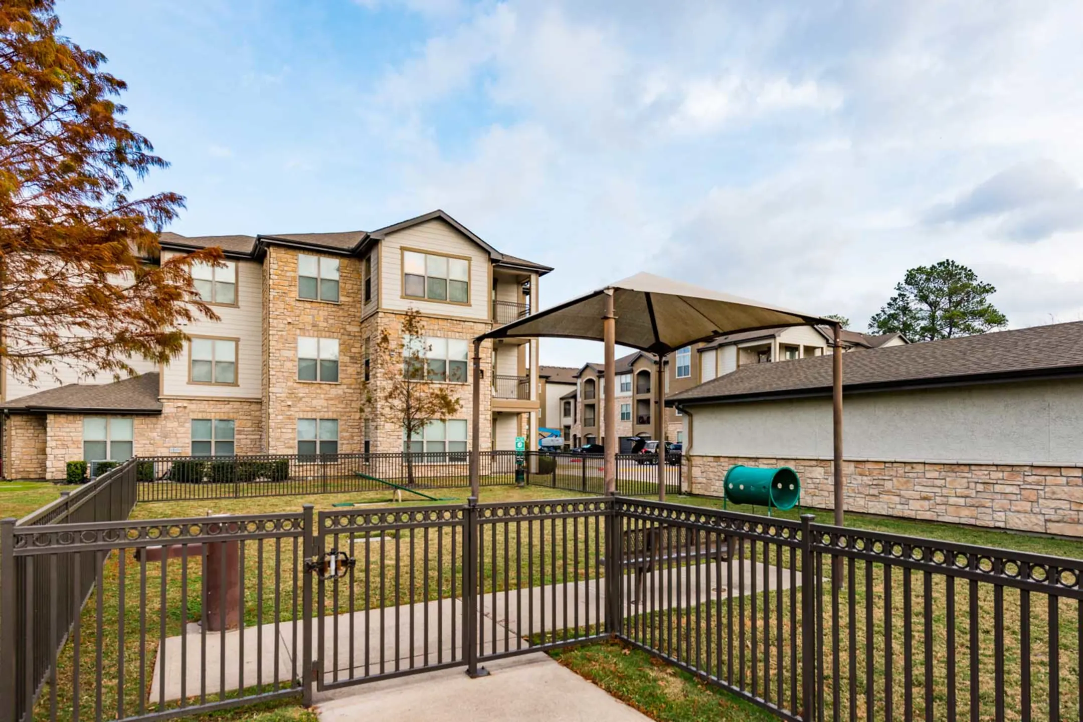 Kensington Crossings Apartments - Houston, TX 77040